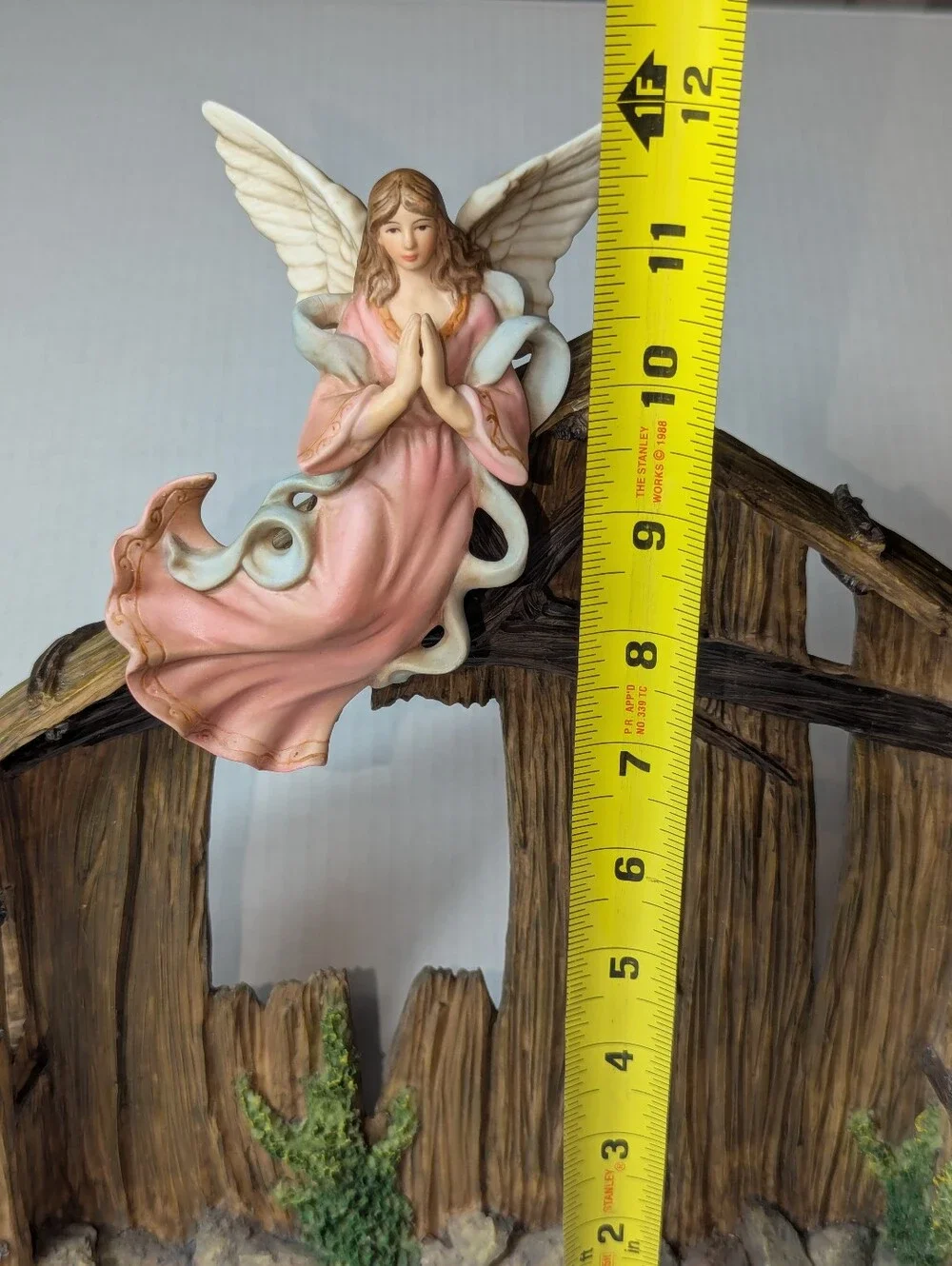 Royal Doulton Holiday Traditions Classic Nativity Creche Stable Angel